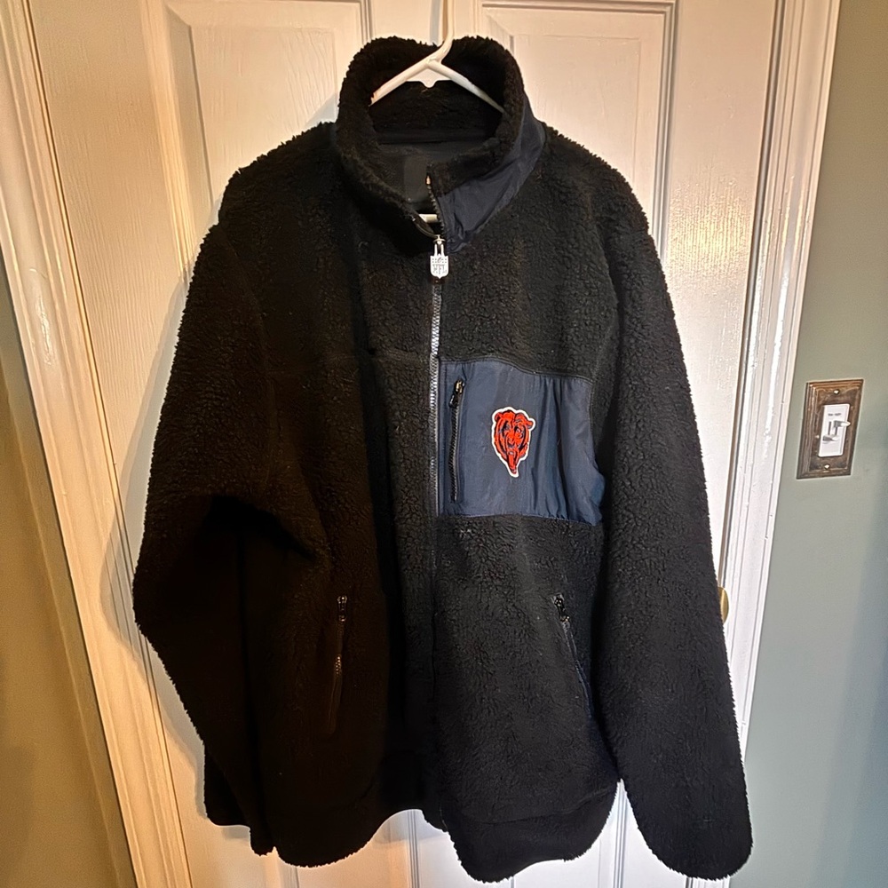 Chicago Bears NFL Pro Line - Black Fleece/Sherpa Jacket with Logo